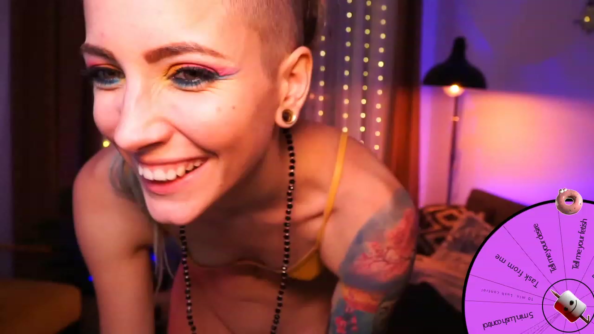 Gallery image thumbnail from Kend_dall's myfreecams stream on, 09/18/2023, 21:04 image 8 of 20
