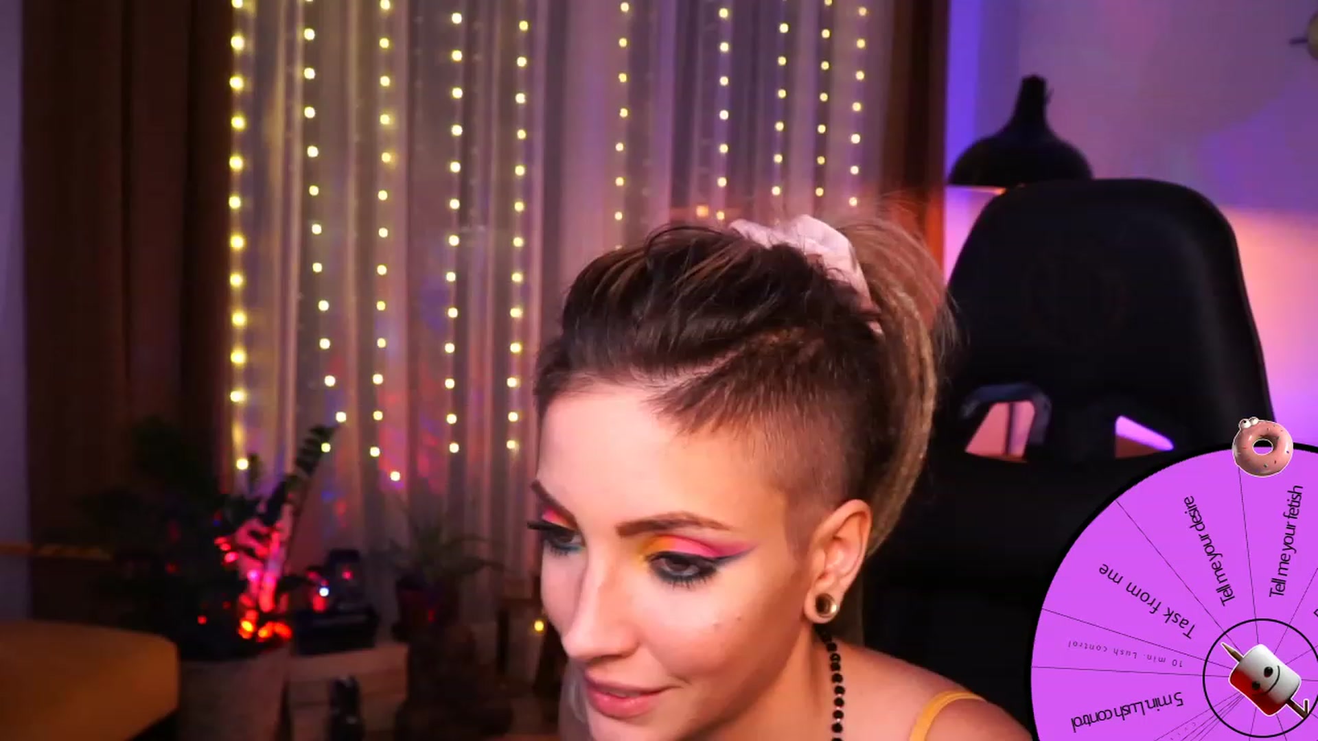 Gallery image thumbnail from Kend_dall's myfreecams stream on, 09/18/2023, 21:04 image 13 of 20