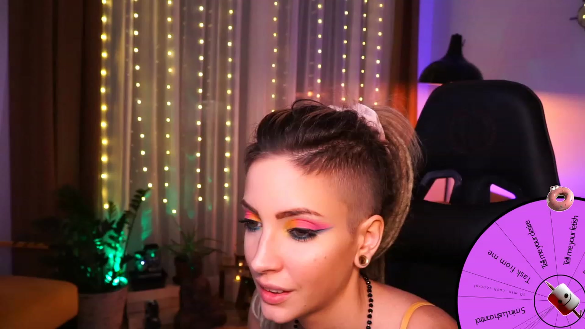 Gallery image thumbnail from Kend_dall's myfreecams stream on, 09/18/2023, 21:04 image 15 of 20