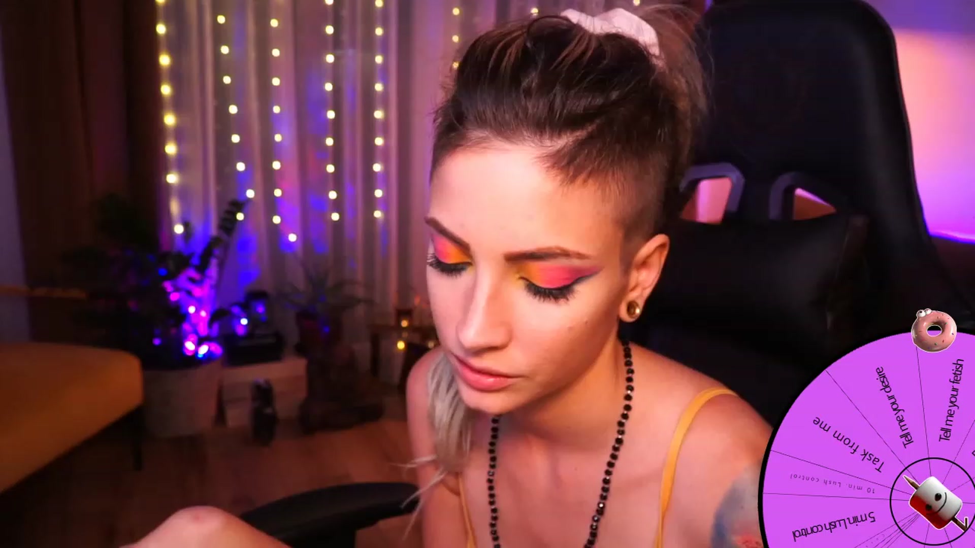 Gallery image thumbnail from Kend_dall's myfreecams stream on, 09/18/2023, 21:04 image 18 of 20