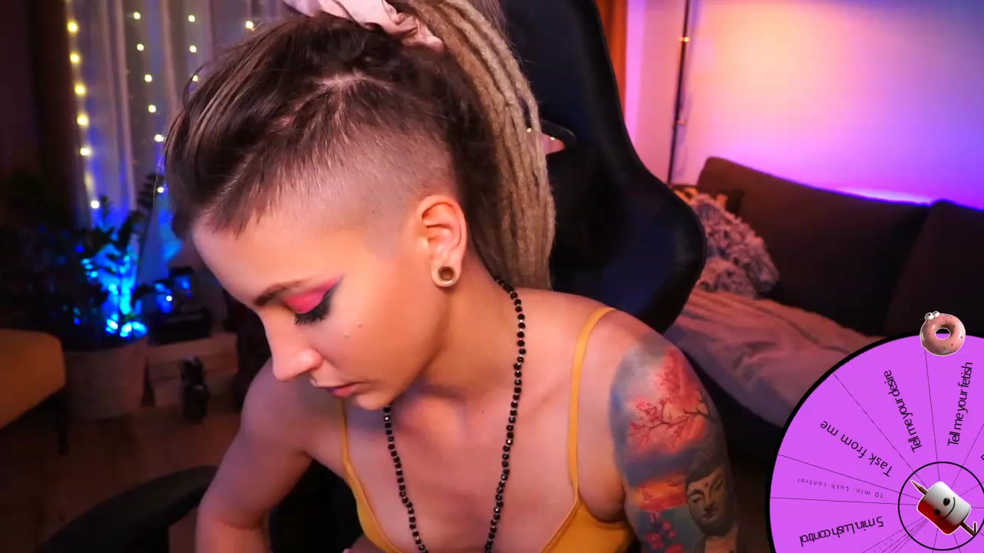 Gallery image thumbnail from Kend_dall's myfreecams stream on, 09/18/2023, 21:04 image 3 of 20