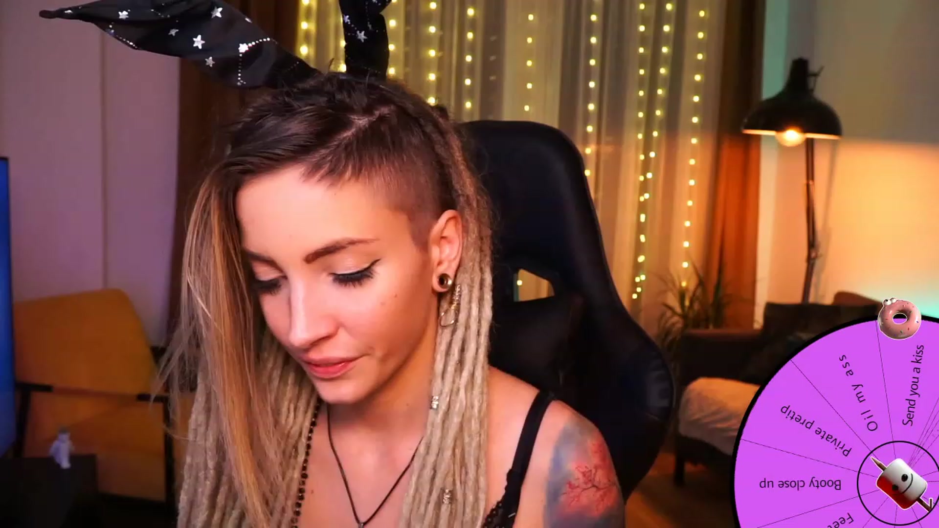 Gallery image thumbnail from Kend_dall's myfreecams stream on, 09/25/2023, 20:10 image 2 of 20