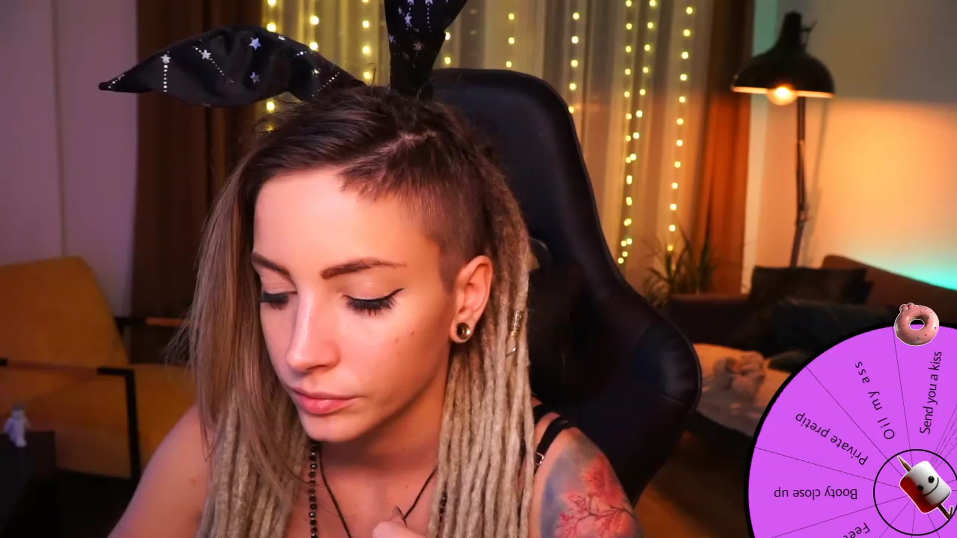 Gallery image thumbnail from Kend_dall's myfreecams stream on, 09/25/2023, 20:10 image 19 of 20