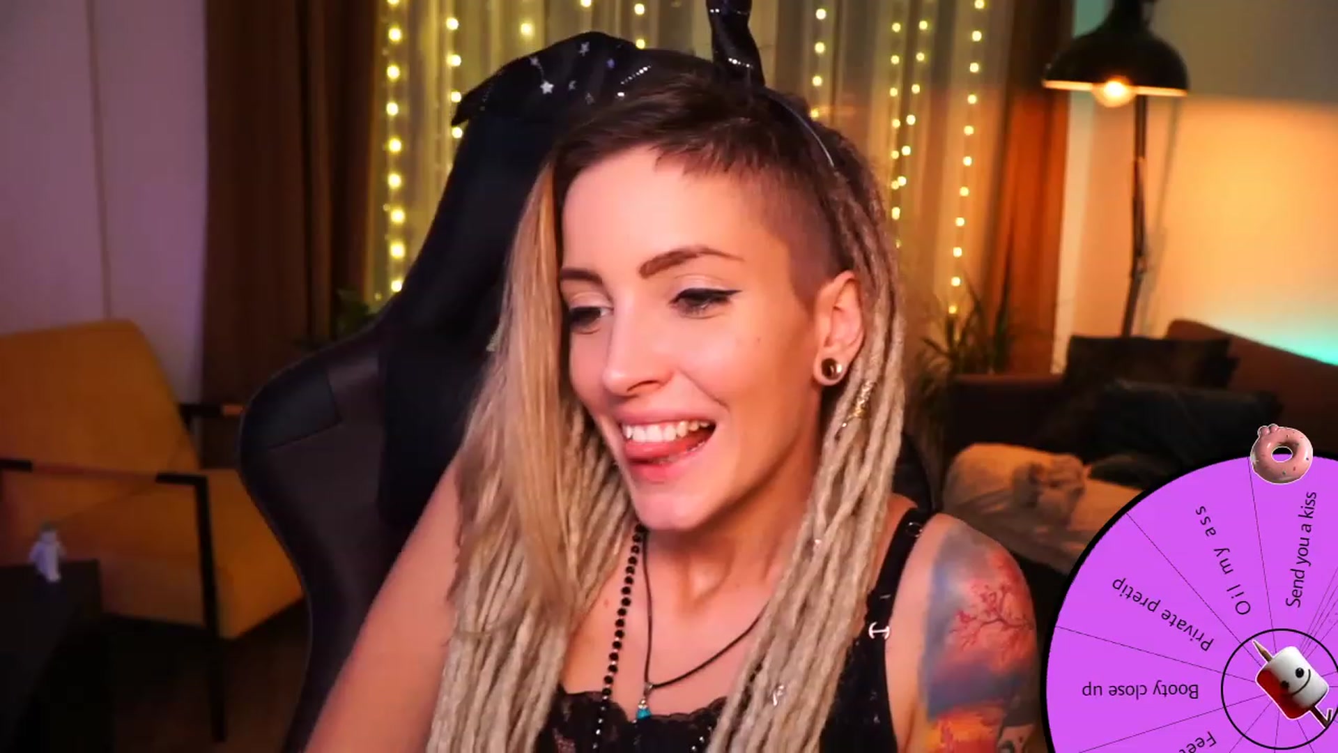Gallery image thumbnail from Kend_dall's myfreecams stream on, 09/25/2023, 20:10 image 14 of 20