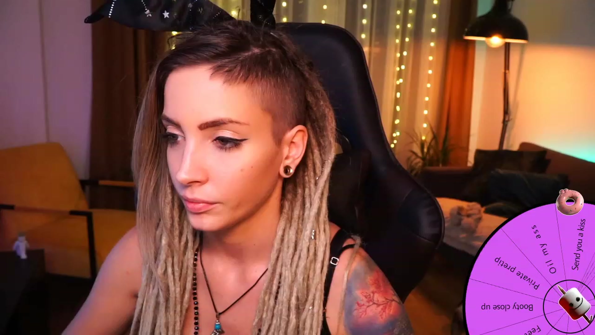 Gallery image thumbnail from Kend_dall's myfreecams stream on, 09/25/2023, 20:10 image 16 of 20