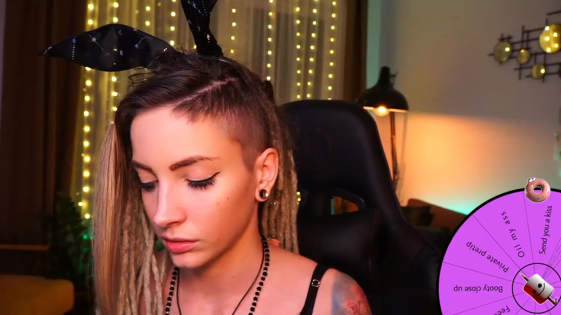 Gallery image thumbnail from Kend_dall's myfreecams stream on, 09/25/2023, 21:18 image 15 of 20