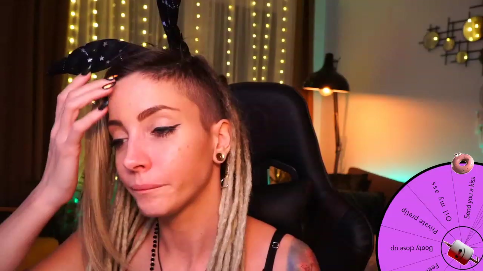 Gallery image thumbnail from Kend_dall's myfreecams stream on, 09/25/2023, 21:18 image 8 of 20