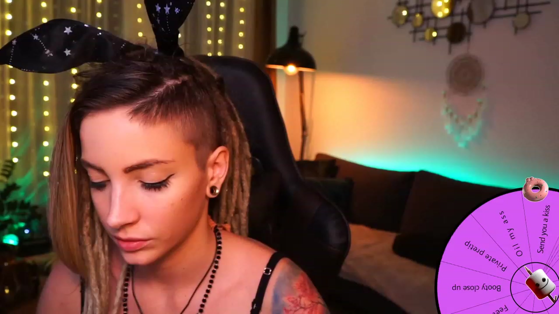 Gallery image thumbnail from Kend_dall's myfreecams stream on, 09/25/2023, 21:18 image 3 of 20
