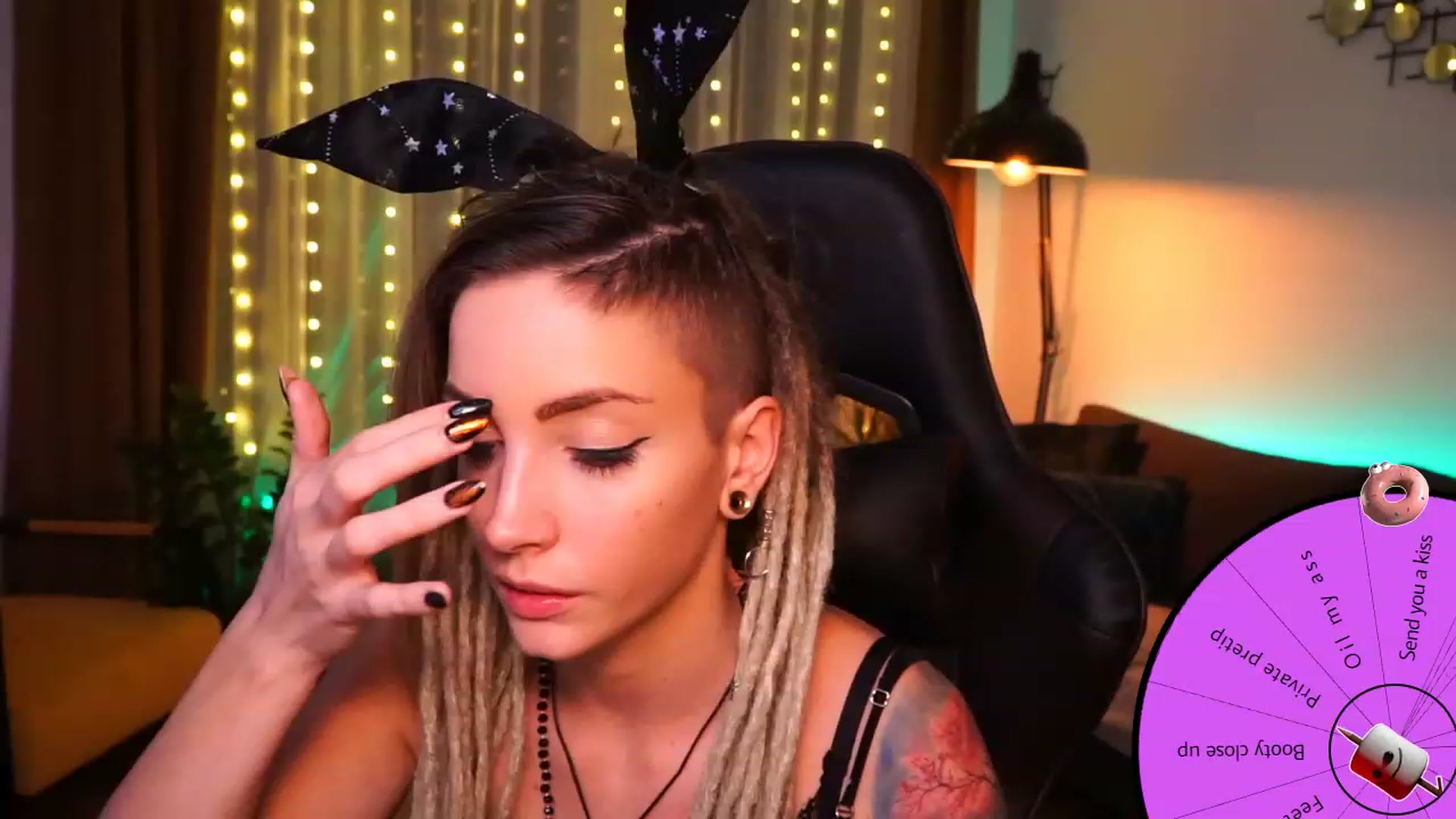 Gallery image thumbnail from Kend_dall's myfreecams stream on, 09/25/2023, 21:18 image 9 of 20