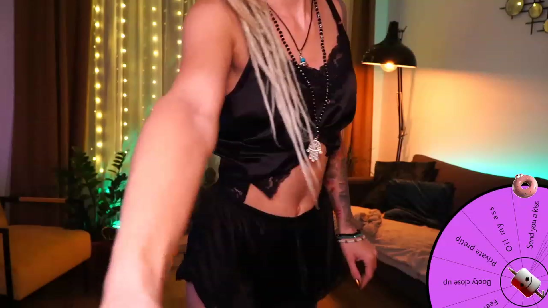 Gallery image thumbnail from Kend_dall's myfreecams stream on, 09/25/2023, 21:18 image 13 of 20