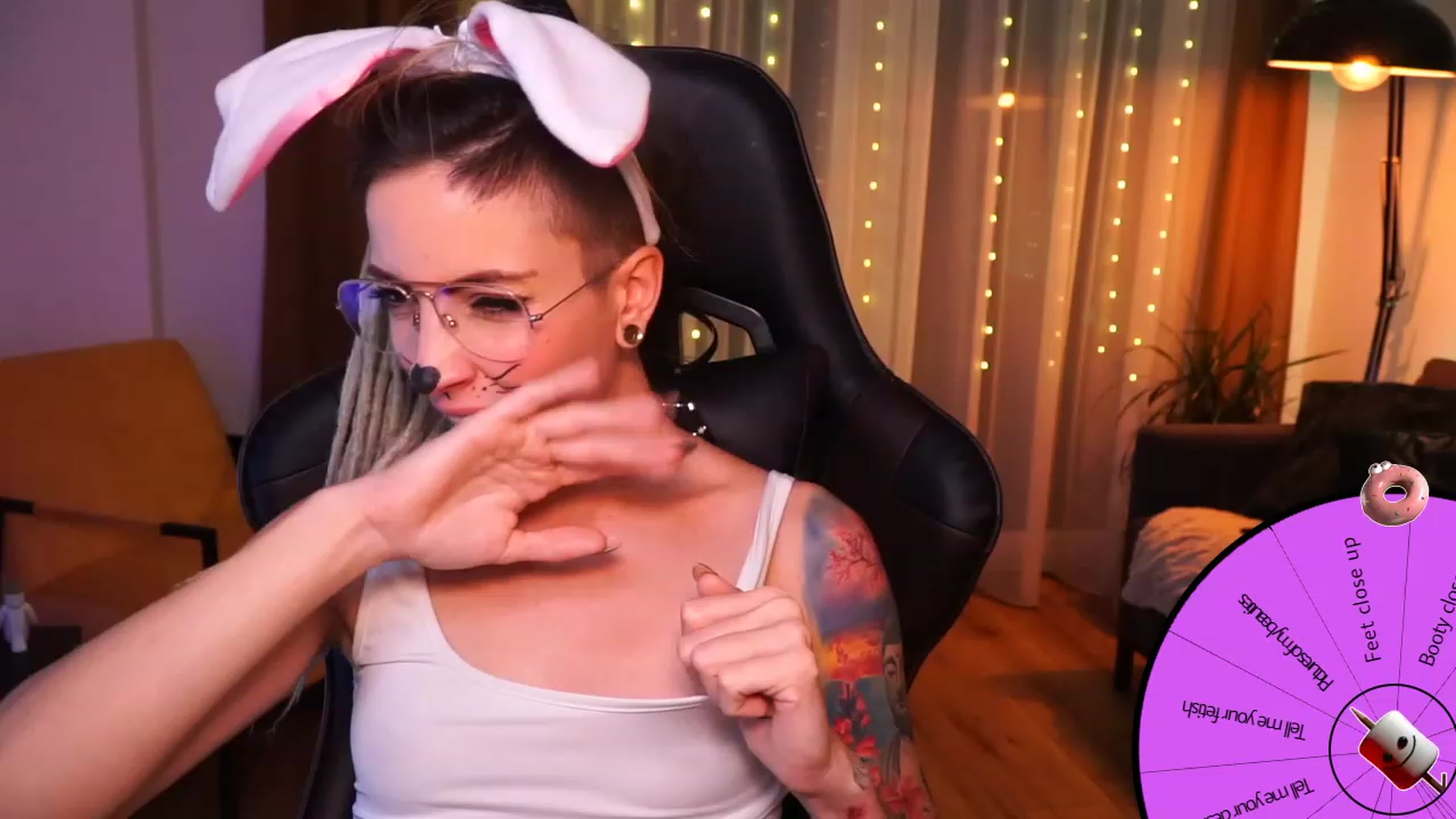 Gallery image thumbnail from Kend_dall's myfreecams stream on, 09/26/2023, 21:42 image 1 of 20