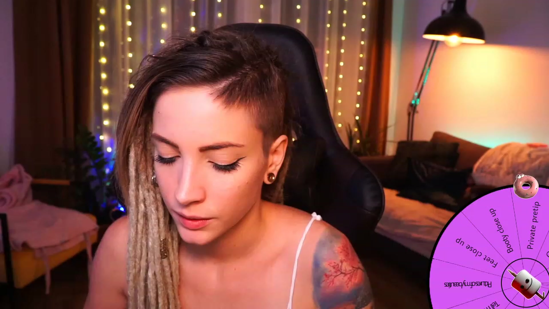 Gallery image thumbnail from Kend_dall's myfreecams stream on, 09/28/2023, 20:07 image 10 of 20