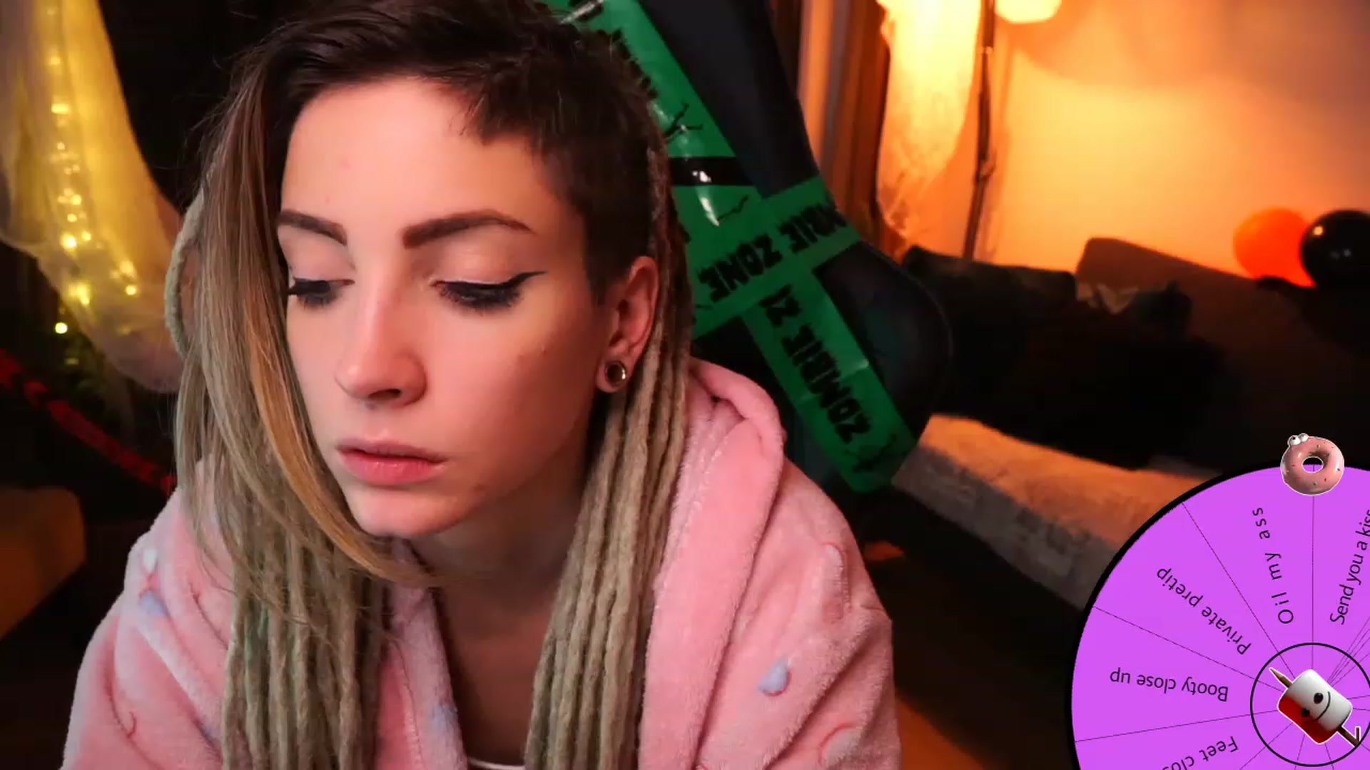 Gallery image thumbnail from Kend_dall's myfreecams stream on, 10/17/2023, 08:36 image 14 of 20
