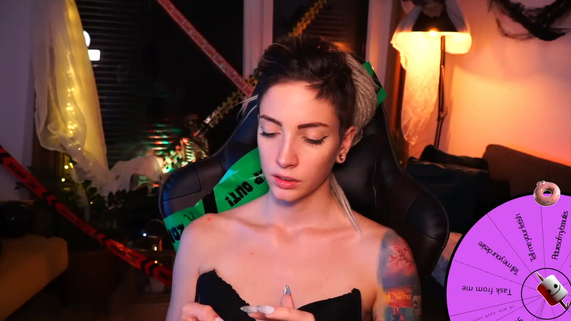 Gallery image thumbnail from Kend_dall's myfreecams stream on, 10/18/2023, 15:27 image 16 of 20