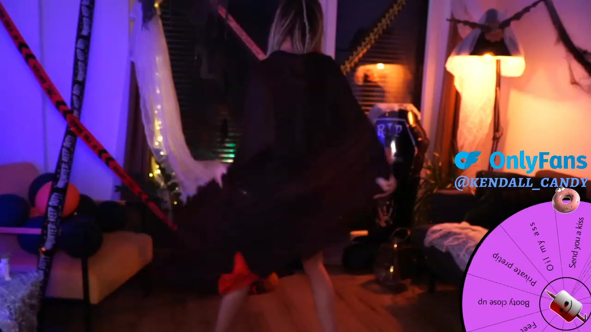 Gallery image thumbnail from Kend_dall's myfreecams stream on, 10/27/2023, 14:09 image 18 of 20