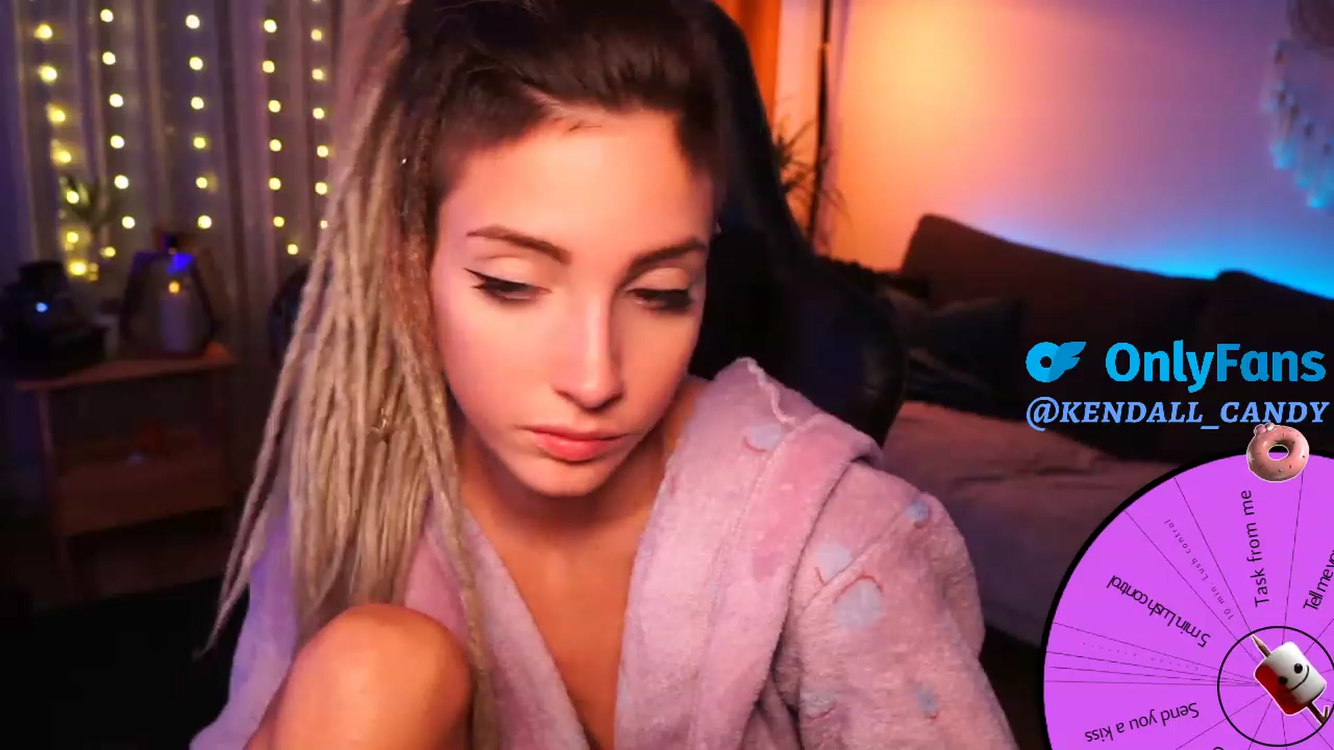 Gallery image thumbnail from Kend_dall's myfreecams stream on, 11/16/2023, 12:47 image 14 of 20
