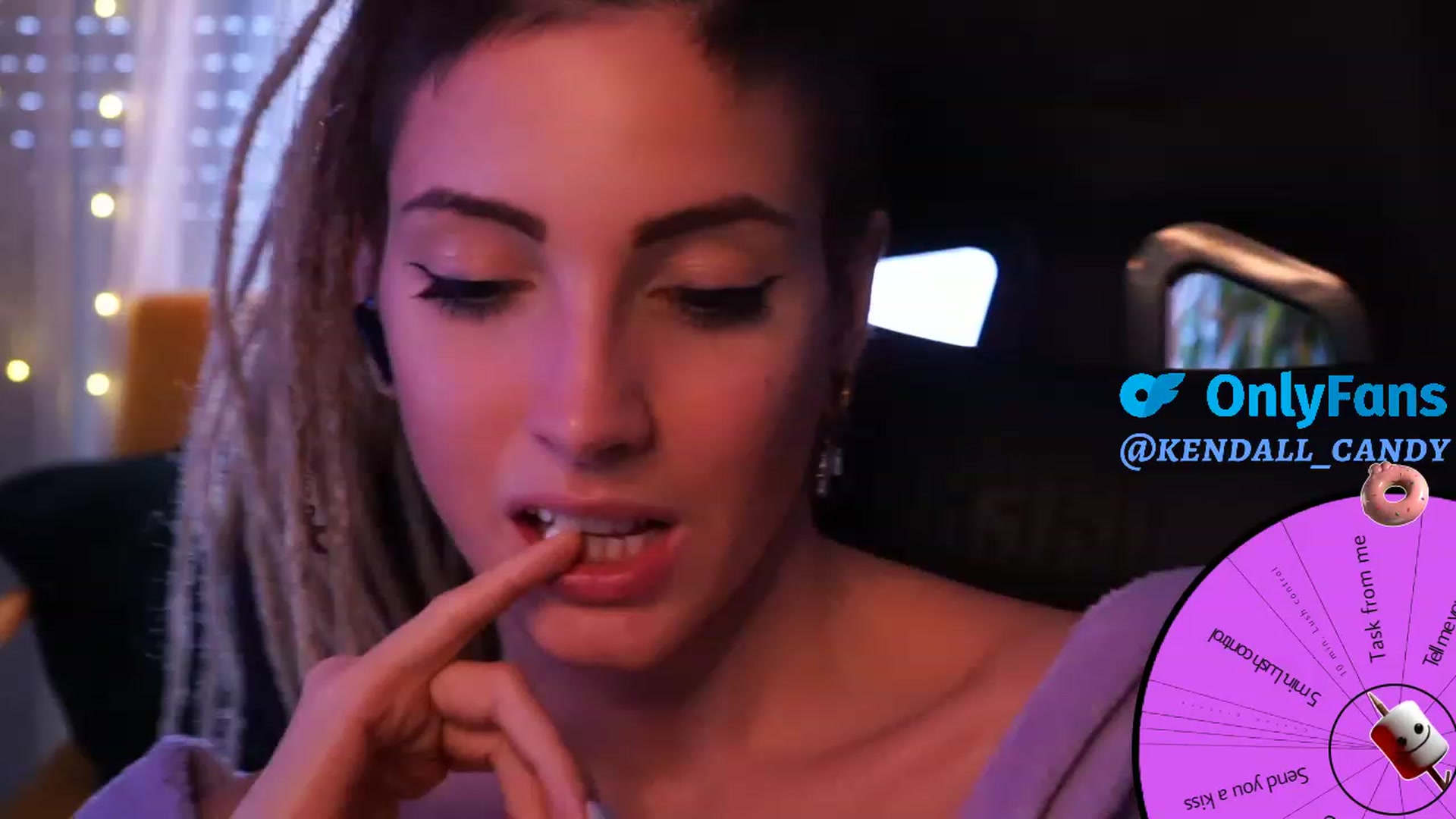 Gallery image thumbnail from Kend_dall's myfreecams stream on, 11/16/2023, 12:47 image 20 of 20