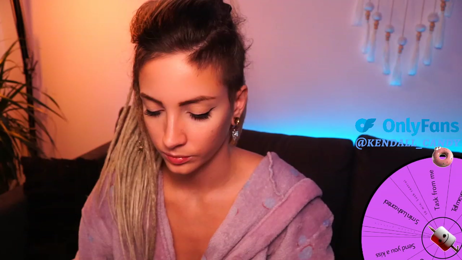 Gallery image thumbnail from Kend_dall's myfreecams stream on, 11/16/2023, 12:47 image 7 of 20