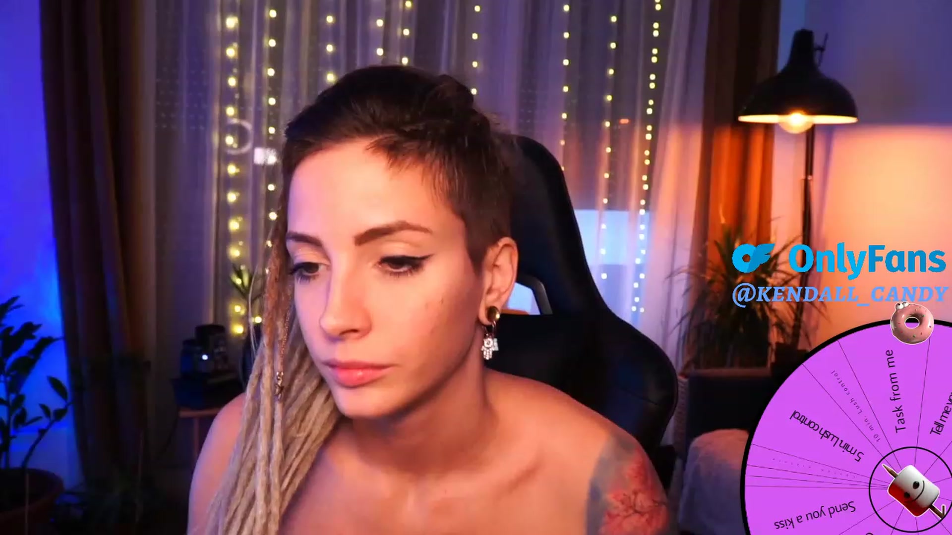 Gallery image thumbnail from Kend_dall's myfreecams stream on, 11/16/2023, 17:13 image 8 of 20