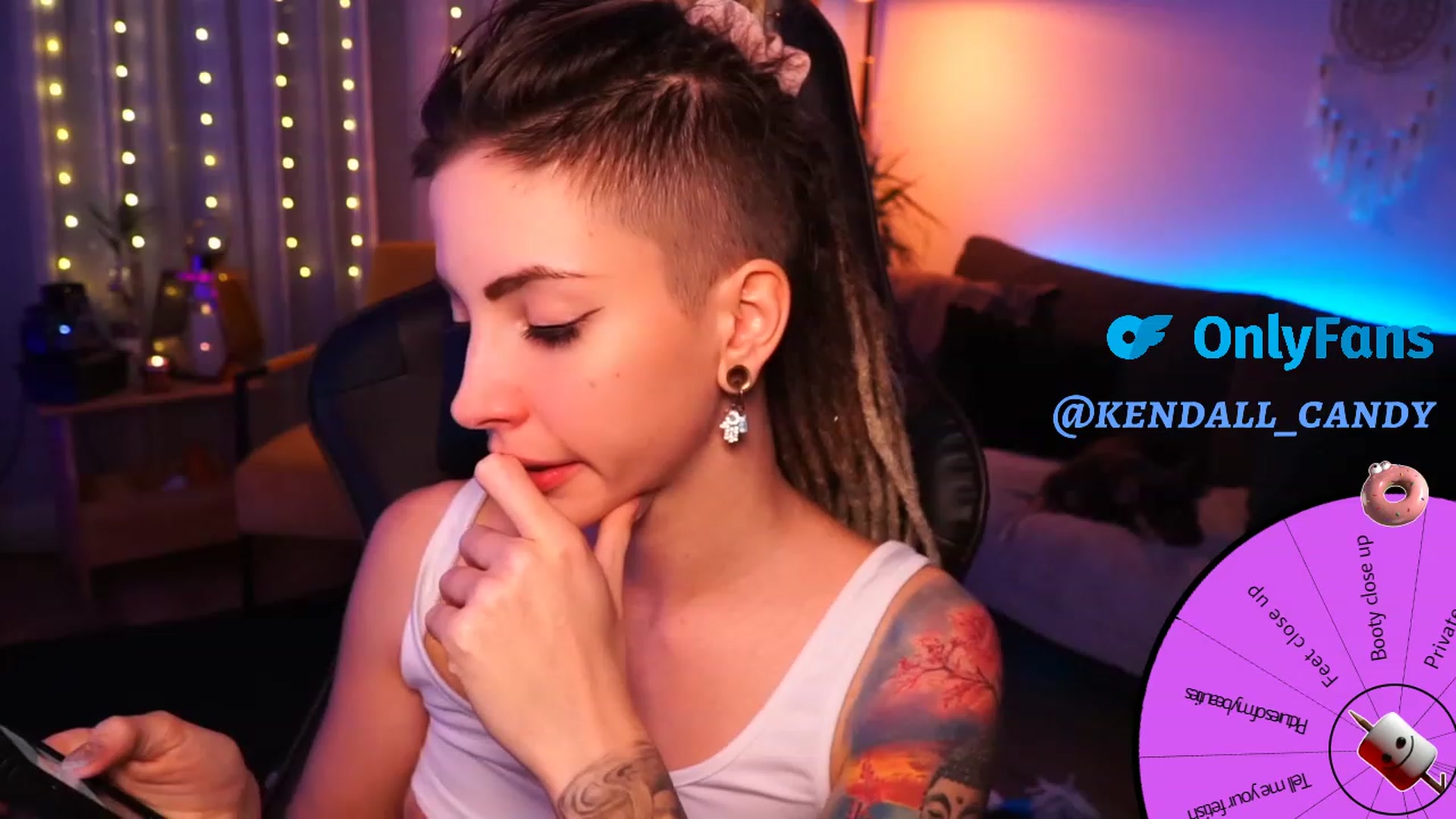 Gallery image thumbnail from Kend_dall's myfreecams stream on, 12/03/2023, 16:05 image 18 of 20