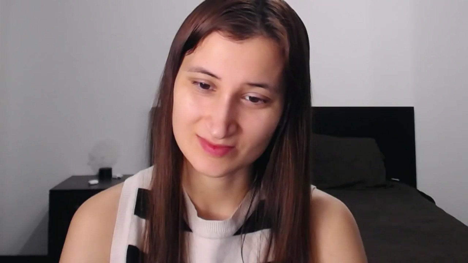 Gallery image thumbnail from Kendal_sweet's myfreecams stream on, 08/19/2023, 22:56 image 18 of 20