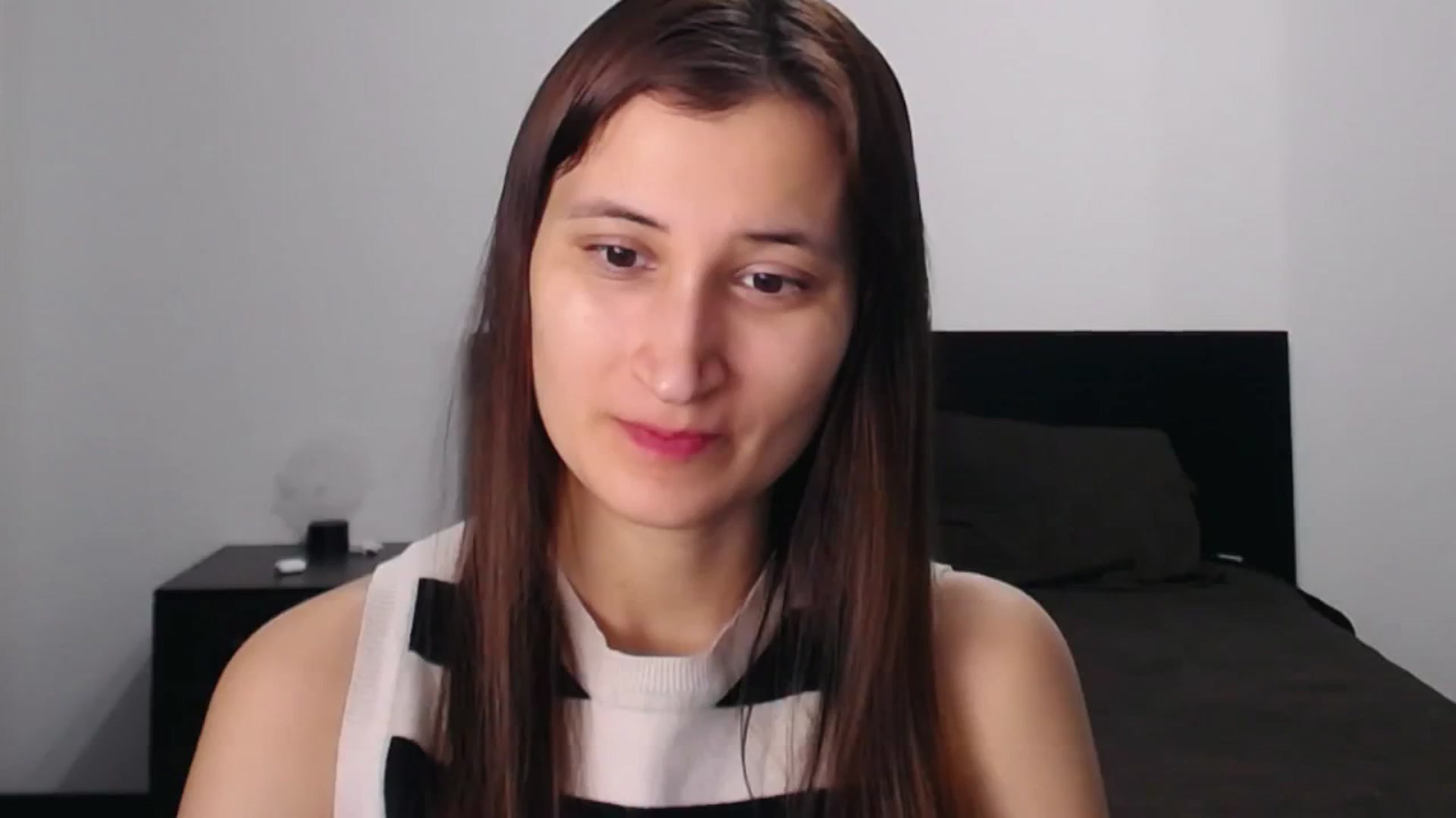 Gallery image thumbnail from Kendal_sweet's myfreecams stream on, 08/19/2023, 22:56 image 19 of 20