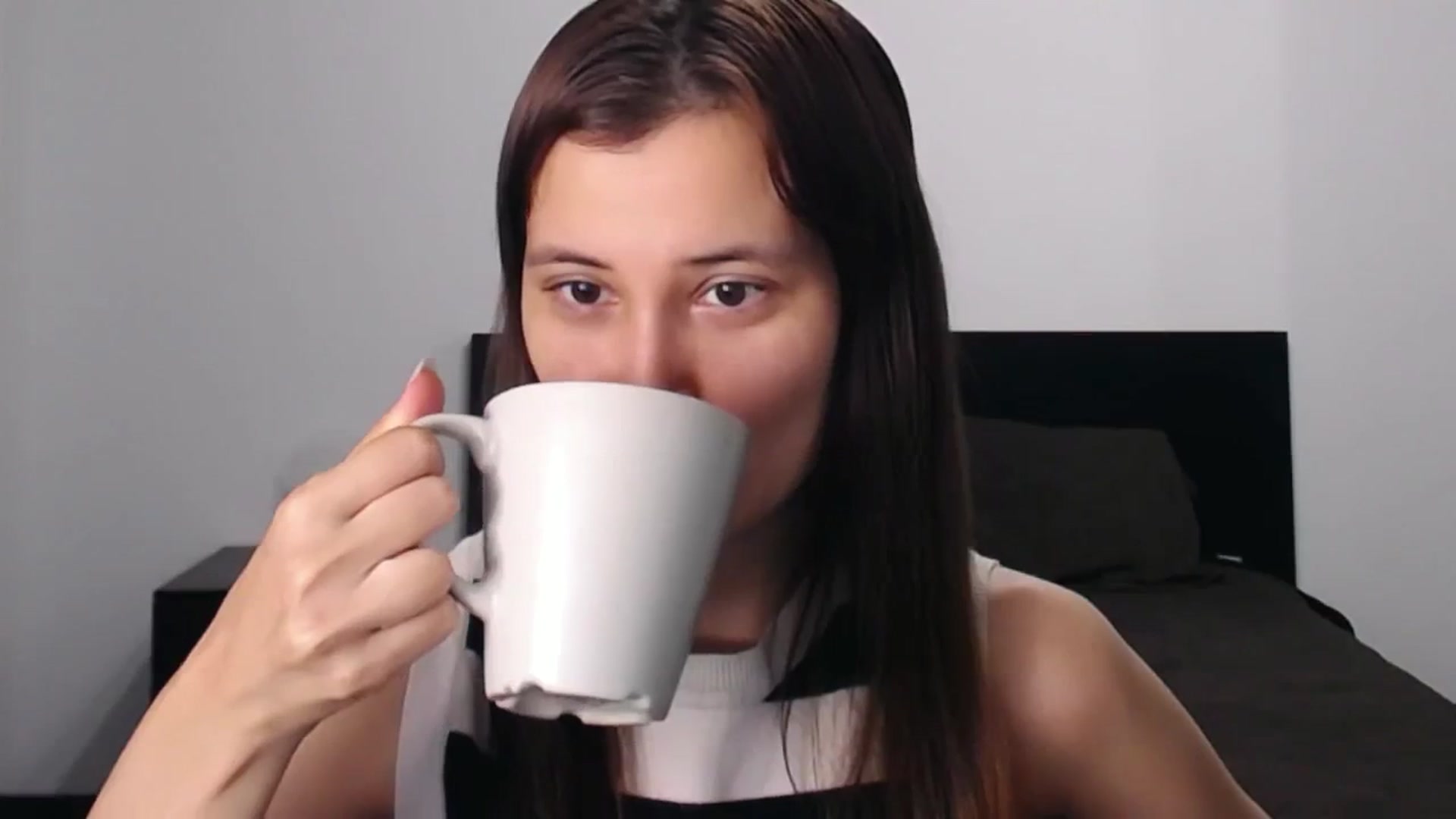 Gallery image thumbnail from Kendal_sweet's myfreecams stream on, 08/19/2023, 22:56 image 20 of 20