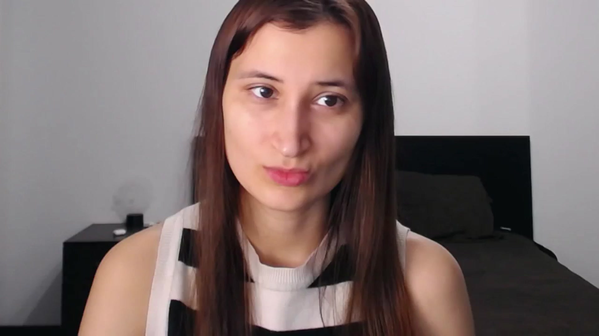 Gallery image thumbnail from Kendal_sweet's myfreecams stream on, 08/19/2023, 22:56 image 1 of 20