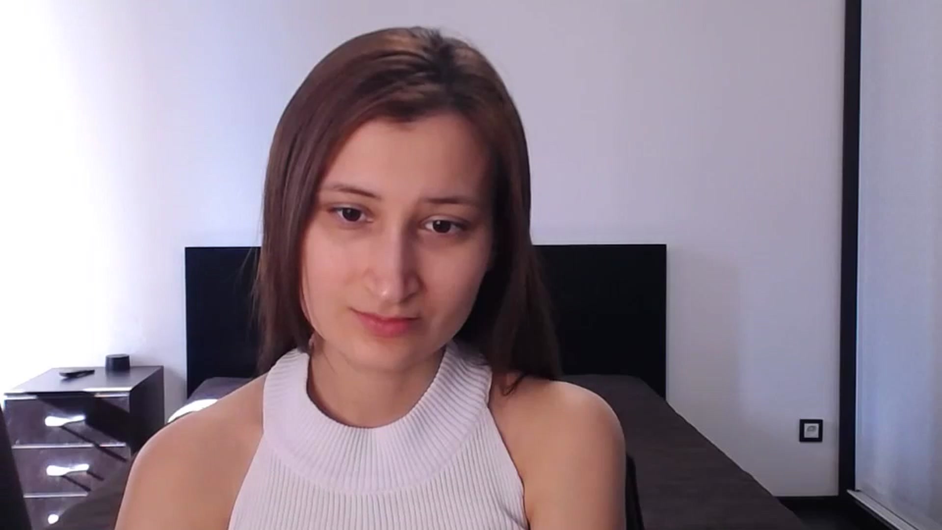 Gallery image thumbnail from Kendal_sweet's myfreecams stream on, 06/25/2024, 14:54 image 14 of 20