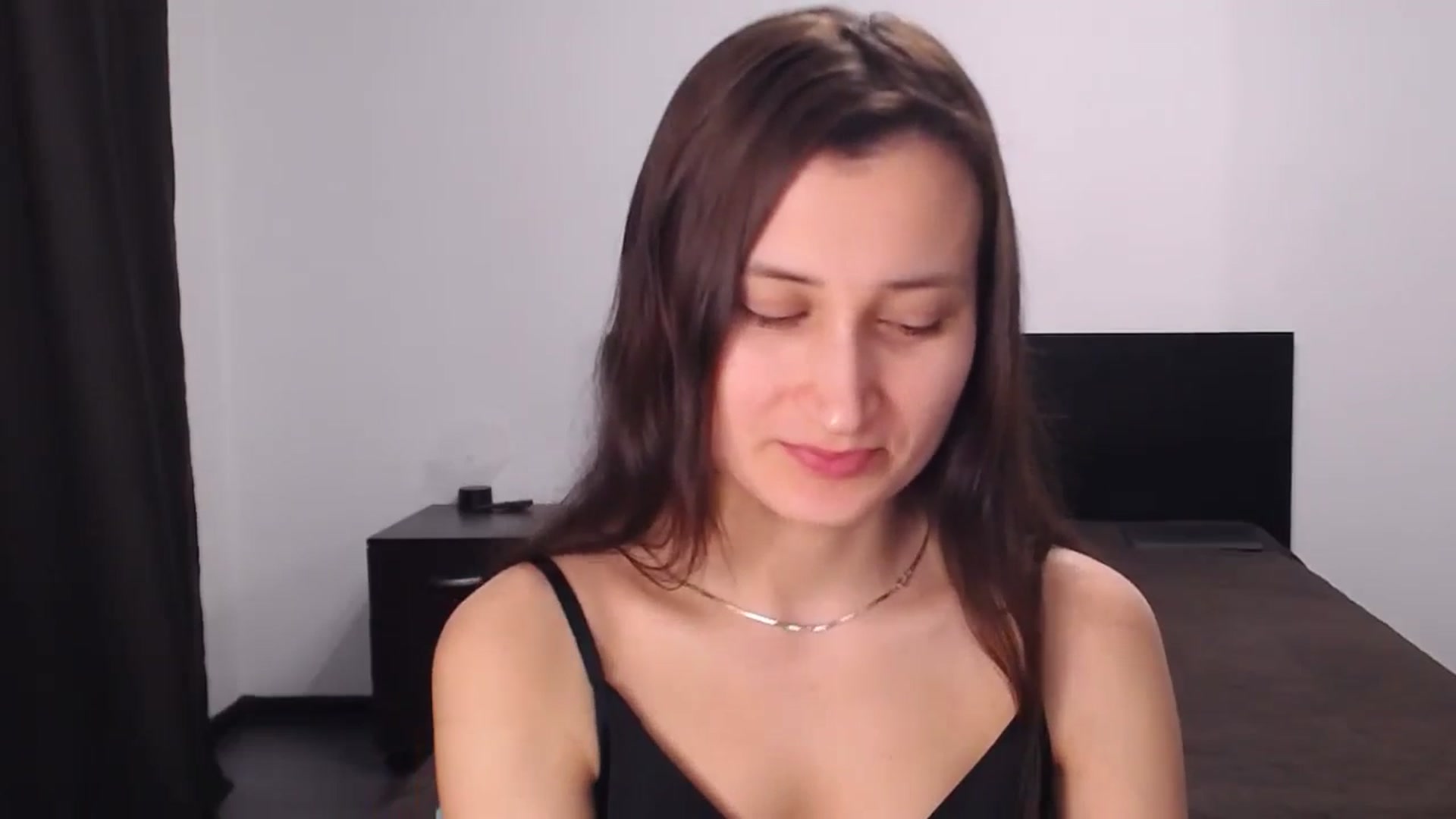 Gallery image thumbnail from Kendal_sweet's myfreecams stream on, 07/18/2024, 19:15 image 9 of 20