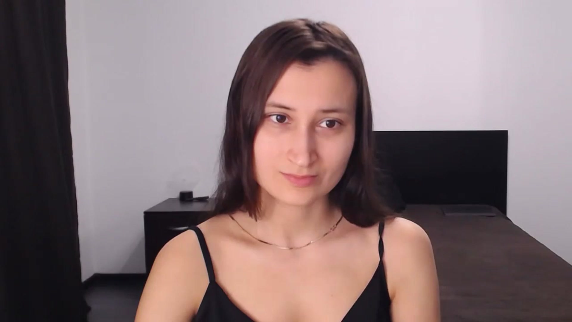Gallery image thumbnail from Kendal_sweet's myfreecams stream on, 07/18/2024, 19:15 image 6 of 20