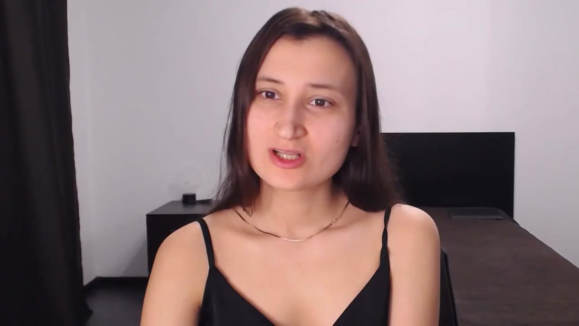 Gallery image thumbnail from Kendal_sweet's myfreecams stream on, 07/18/2024, 19:15 image 12 of 20