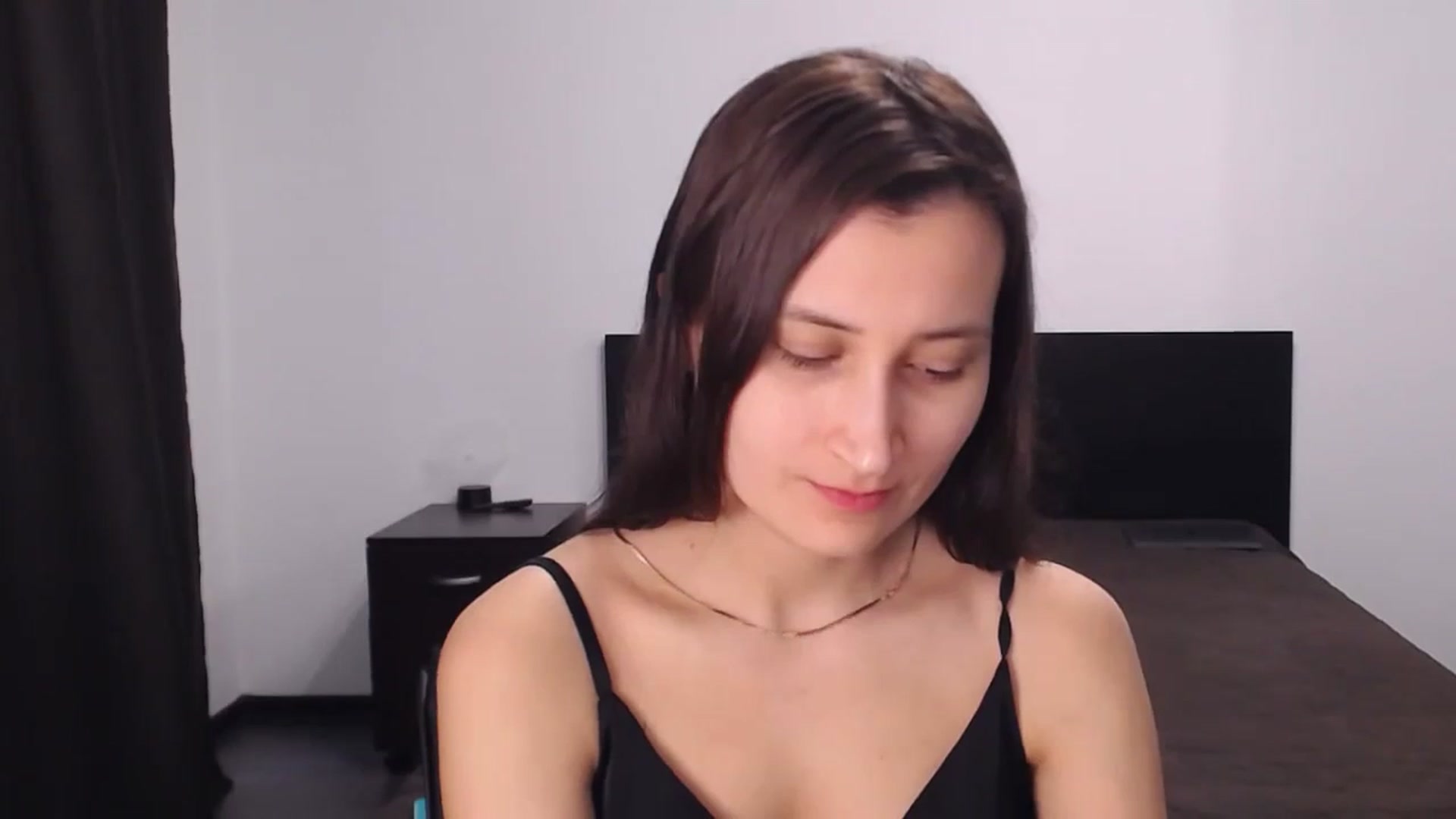 Gallery image thumbnail from Kendal_sweet's myfreecams stream on, 07/18/2024, 19:15 image 4 of 20