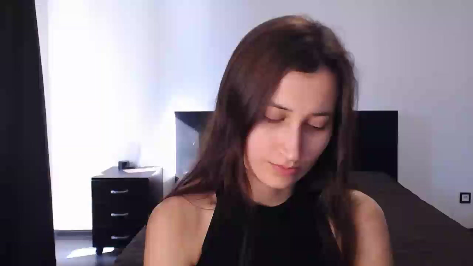 Gallery image thumbnail from Kendal_sweet's myfreecams stream on, 08/13/2024, 13:35 image 17 of 20
