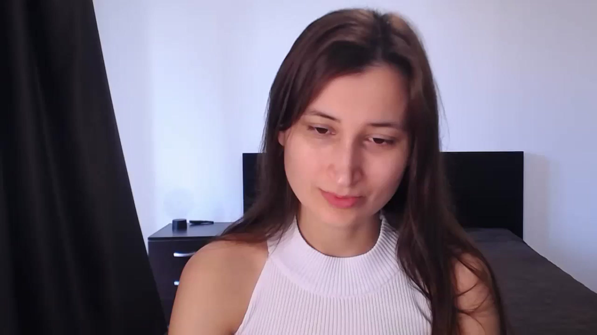 Gallery image thumbnail from Kendal_sweet's myfreecams stream on, 08/18/2024, 12:25 image 3 of 20