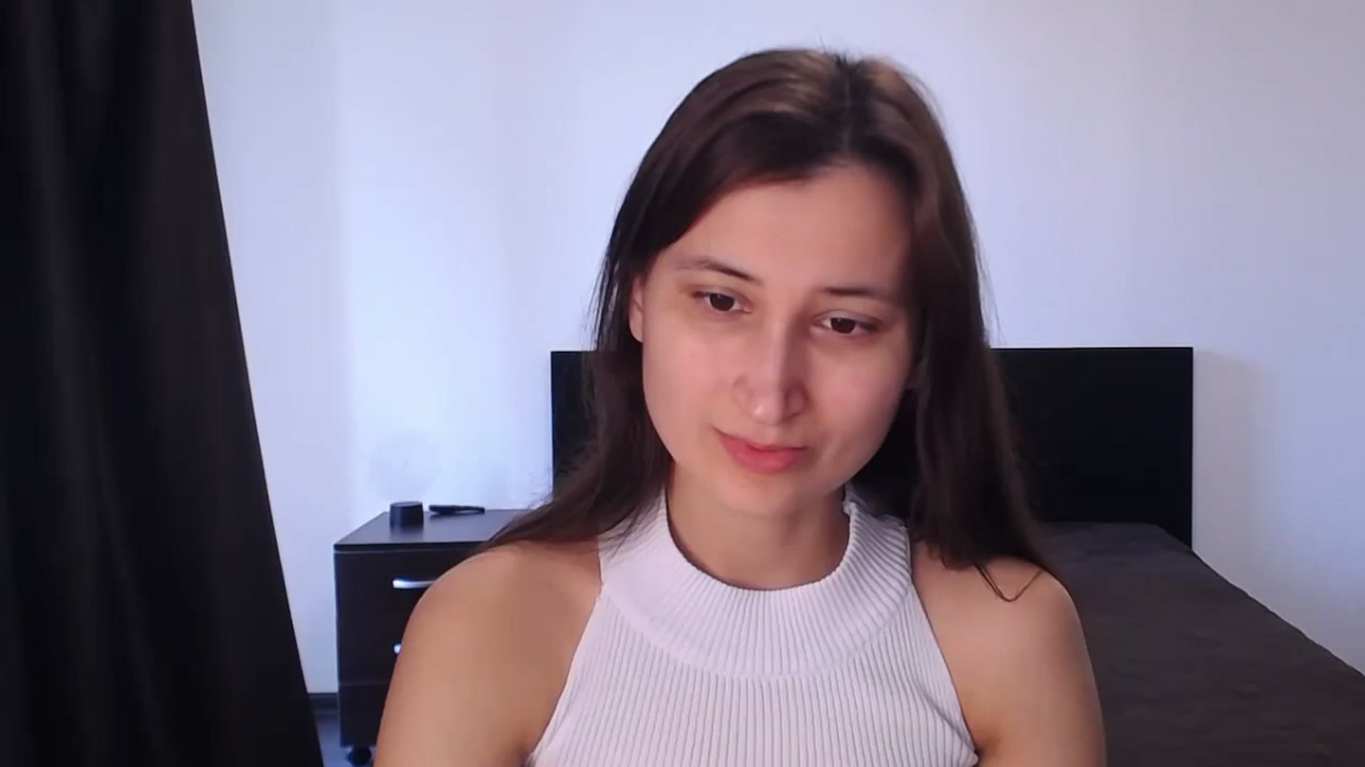 Gallery image thumbnail from Kendal_sweet's myfreecams stream on, 08/18/2024, 12:25 image 1 of 20