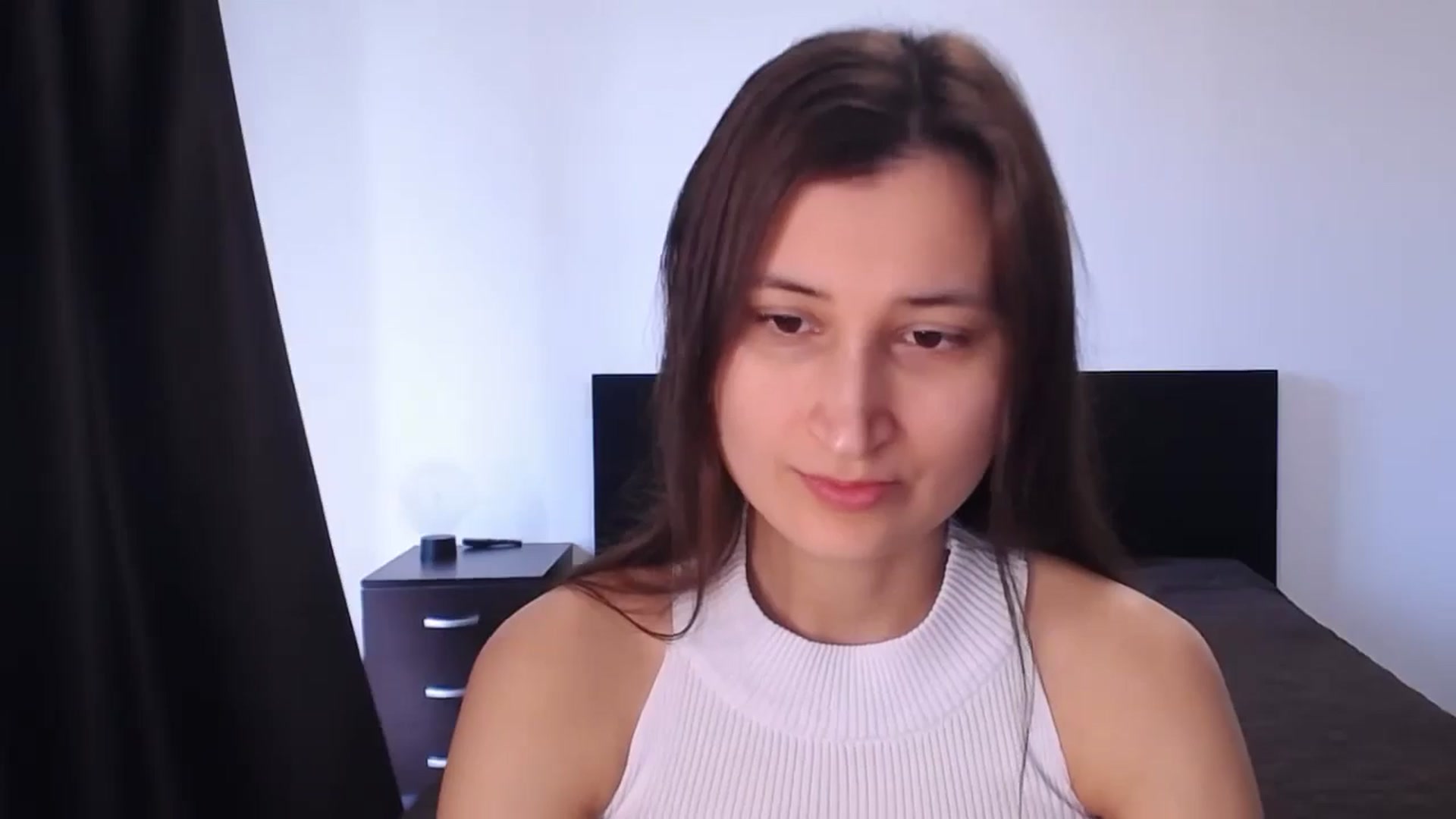 Gallery image thumbnail from Kendal_sweet's myfreecams stream on, 08/18/2024, 12:25 image 6 of 20