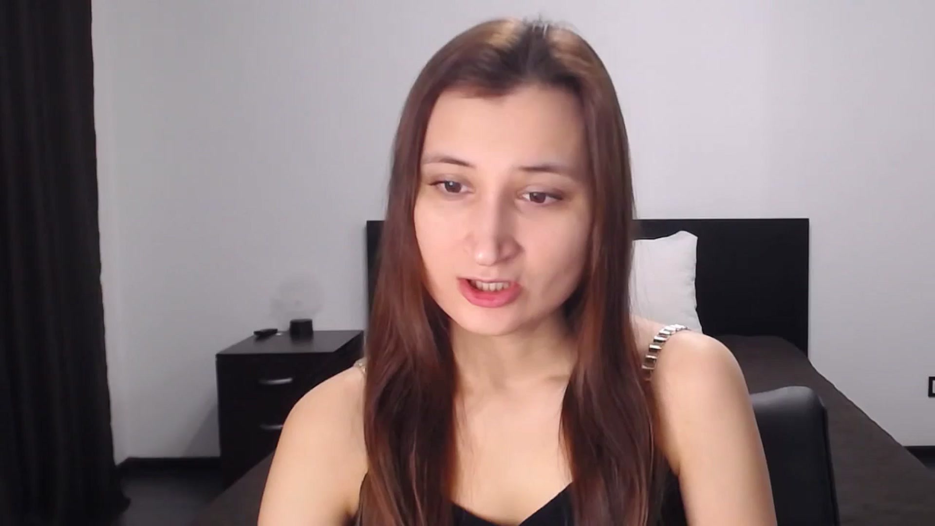 Gallery image thumbnail from Kendal_sweet's myfreecams stream on, 12/16/2024, 13:53 image 12 of 20