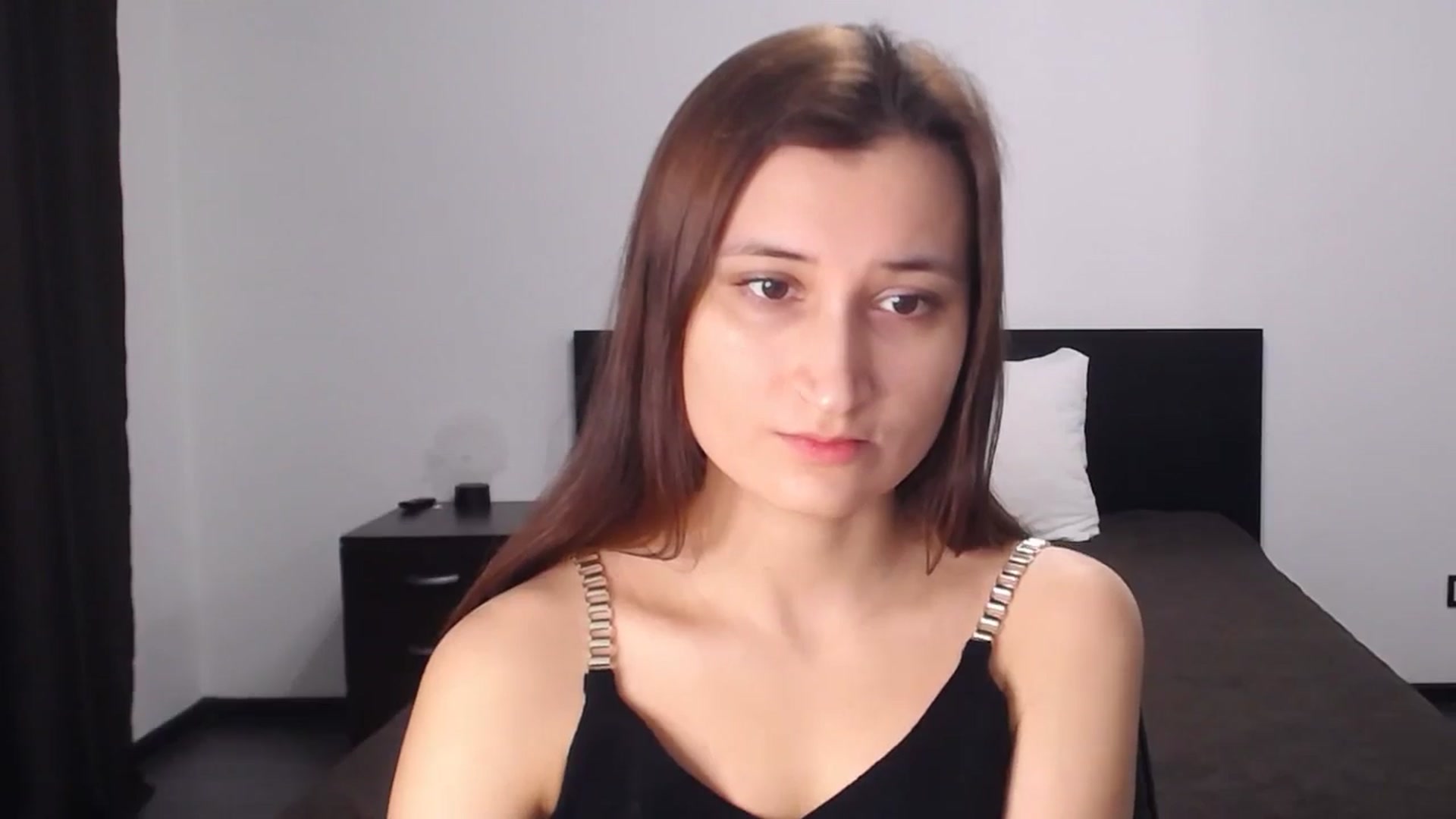 Gallery image thumbnail from Kendal_sweet's myfreecams stream on, 12/16/2024, 15:19 image 18 of 20