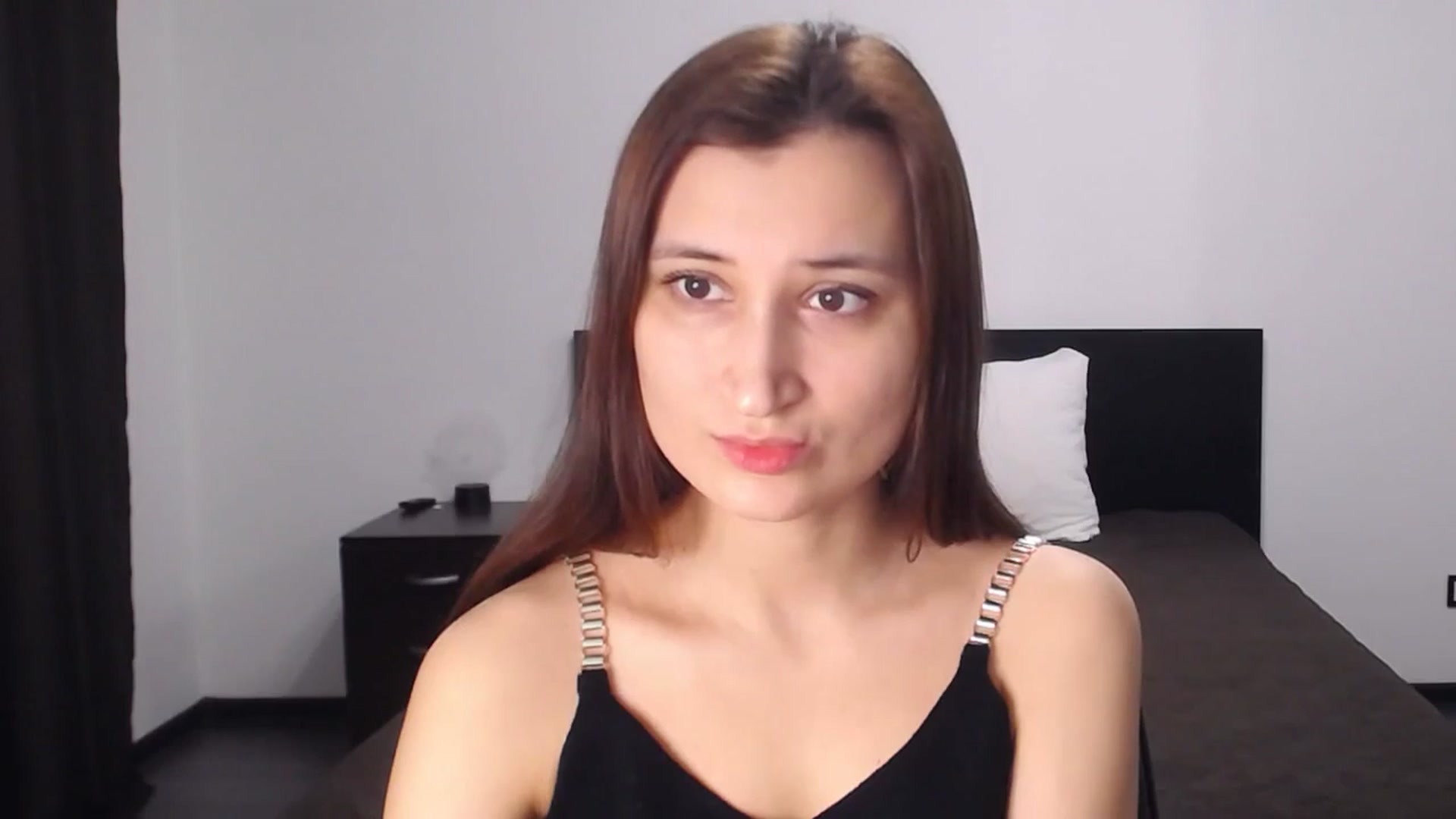 Gallery image thumbnail from Kendal_sweet's myfreecams stream on, 12/16/2024, 15:19 image 12 of 20