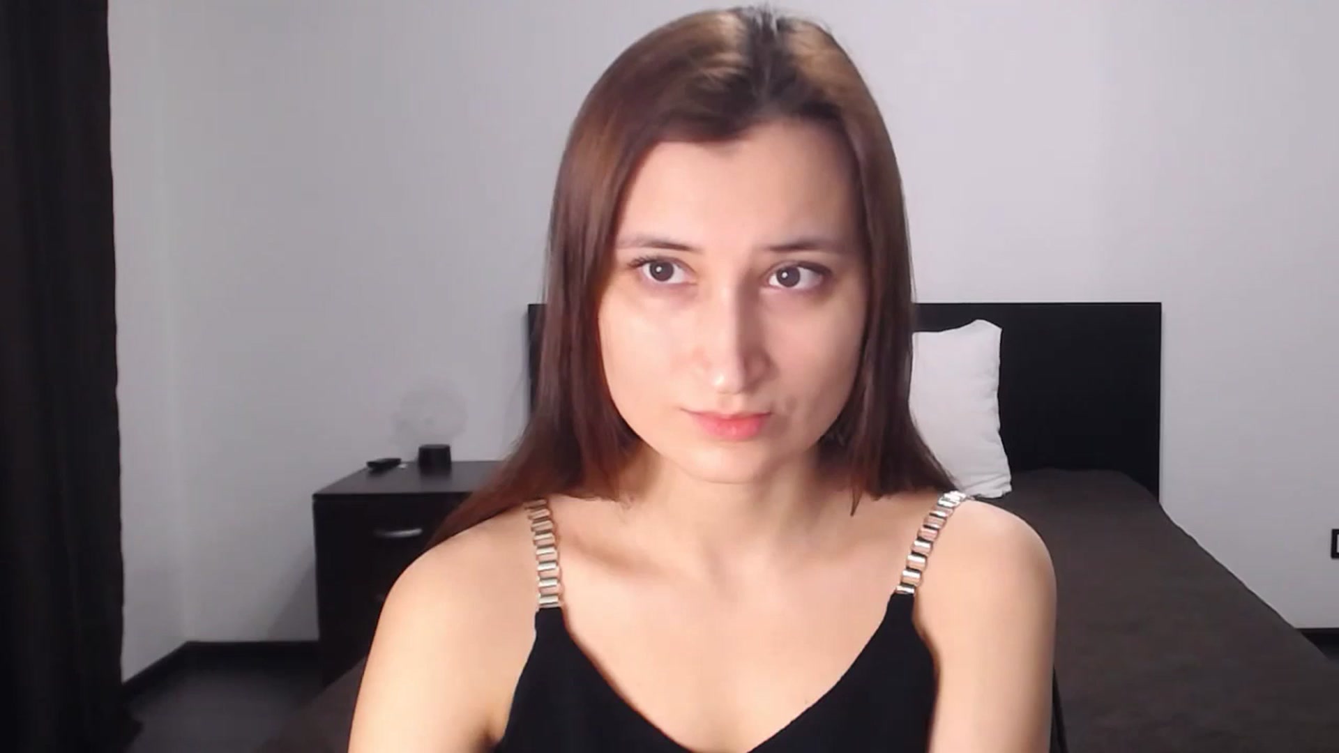Gallery image thumbnail from Kendal_sweet's myfreecams stream on, 12/16/2024, 15:19 image 8 of 20