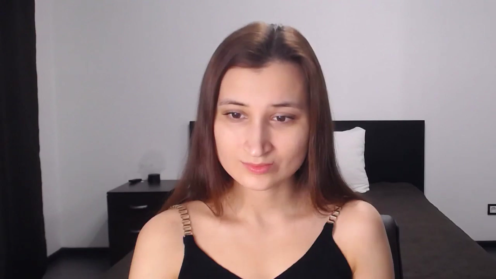 Gallery image thumbnail from Kendal_sweet's myfreecams stream on, 12/16/2024, 18:57 image 7 of 20