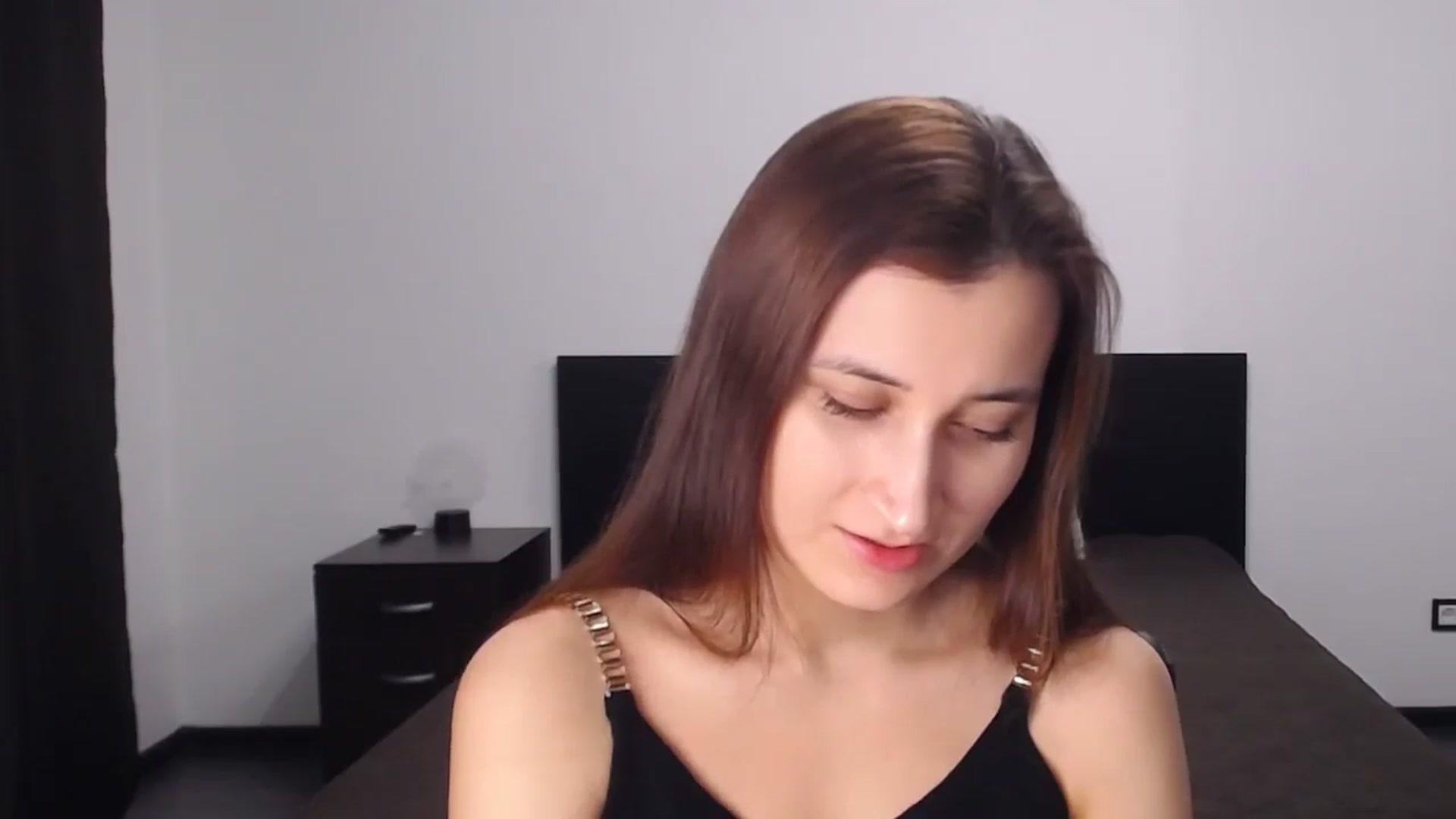 Gallery image thumbnail from Kendal_sweet's myfreecams stream on, 12/16/2024, 18:57 image 8 of 20