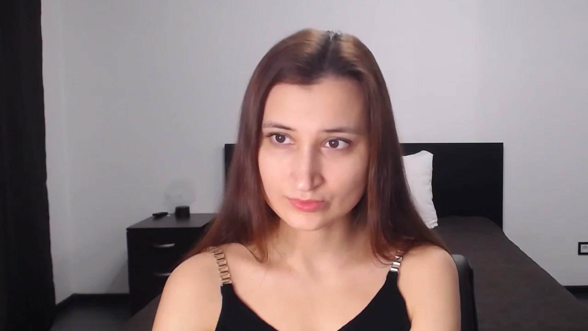 Gallery image thumbnail from Kendal_sweet's myfreecams stream on, 12/16/2024, 18:57 image 13 of 20