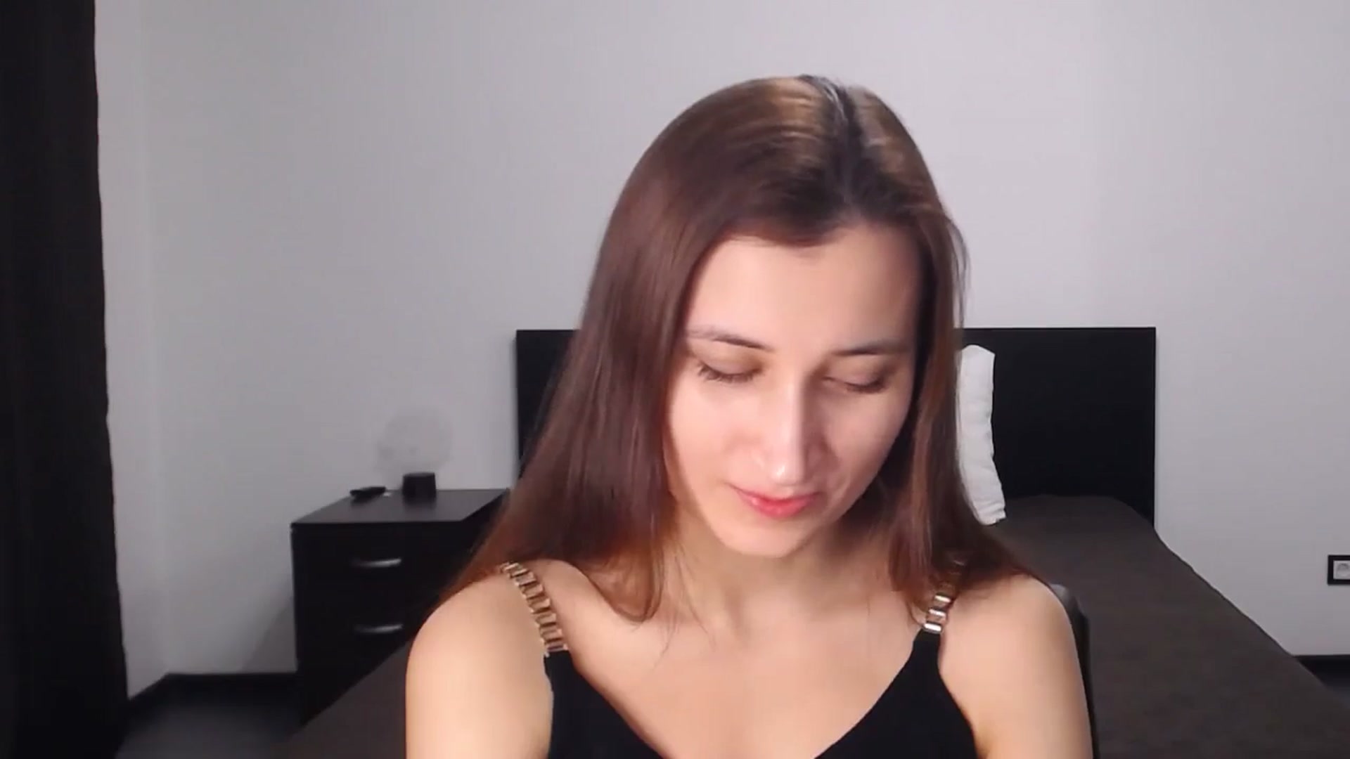 Gallery image thumbnail from Kendal_sweet's myfreecams stream on, 12/16/2024, 18:57 image 10 of 20