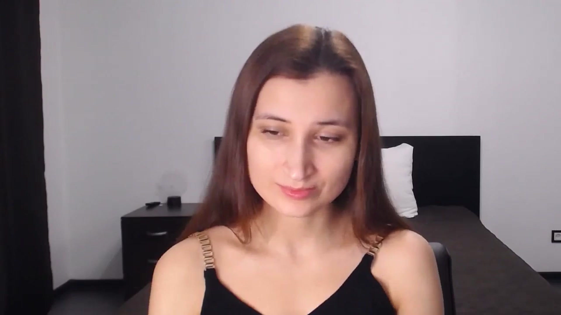 Gallery image thumbnail from Kendal_sweet's myfreecams stream on, 12/16/2024, 18:57 image 6 of 20
