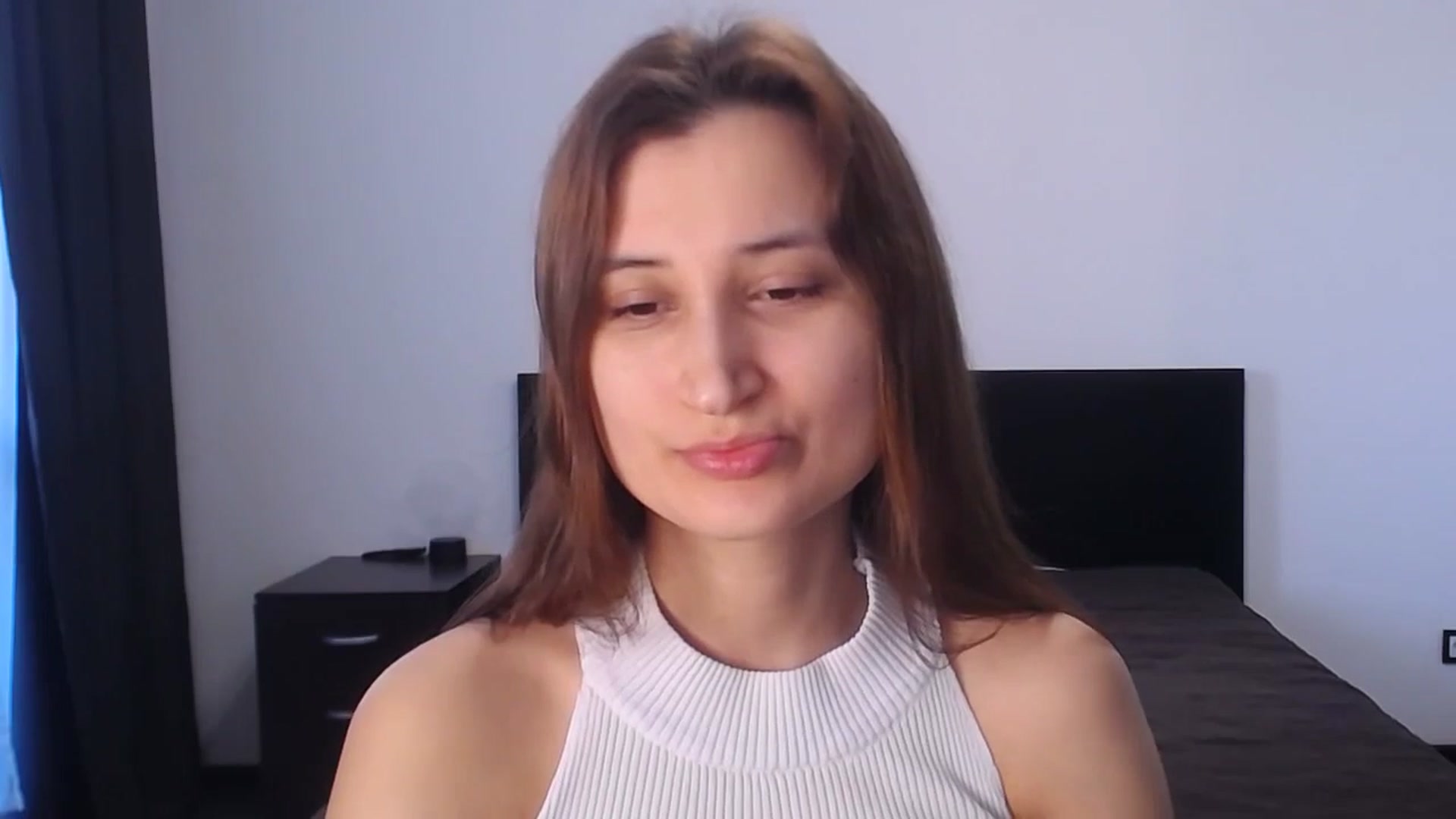 Gallery image thumbnail from Kendal_sweet's myfreecams stream on, 03/21/2025, 13:23 image 10 of 20