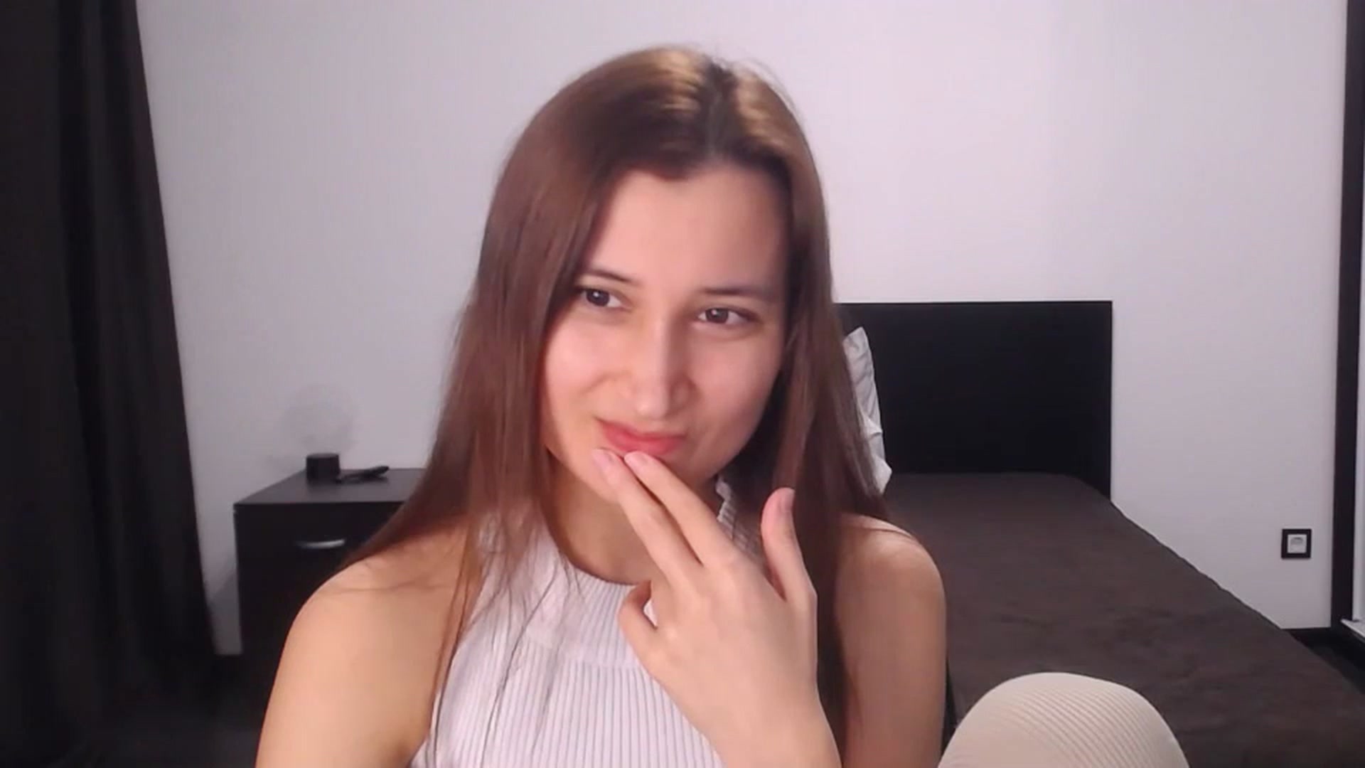 Gallery image thumbnail from Kendal_sweet's myfreecams stream on, 05/03/2025, 18:58 image 7 of 20
