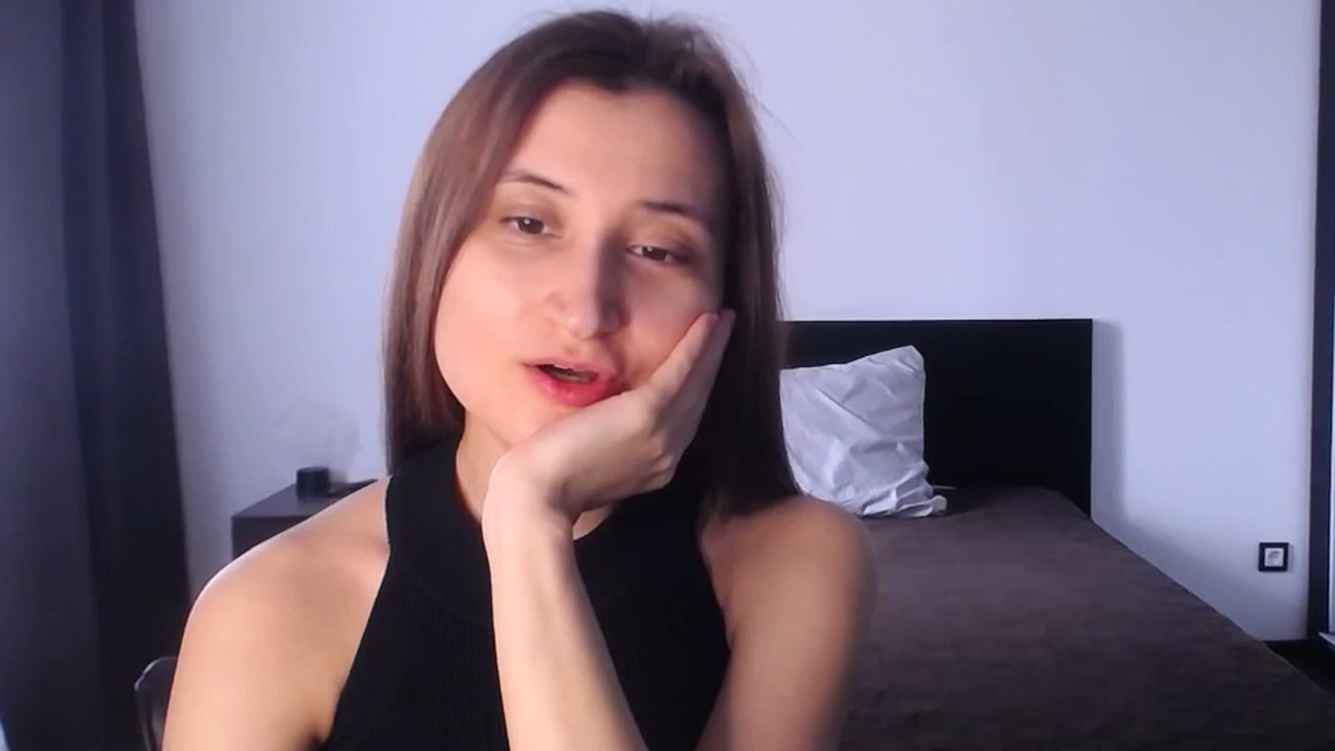 Gallery image thumbnail from Kendal_sweet's myfreecams stream on, 05/04/2025, 13:24 image 6 of 20