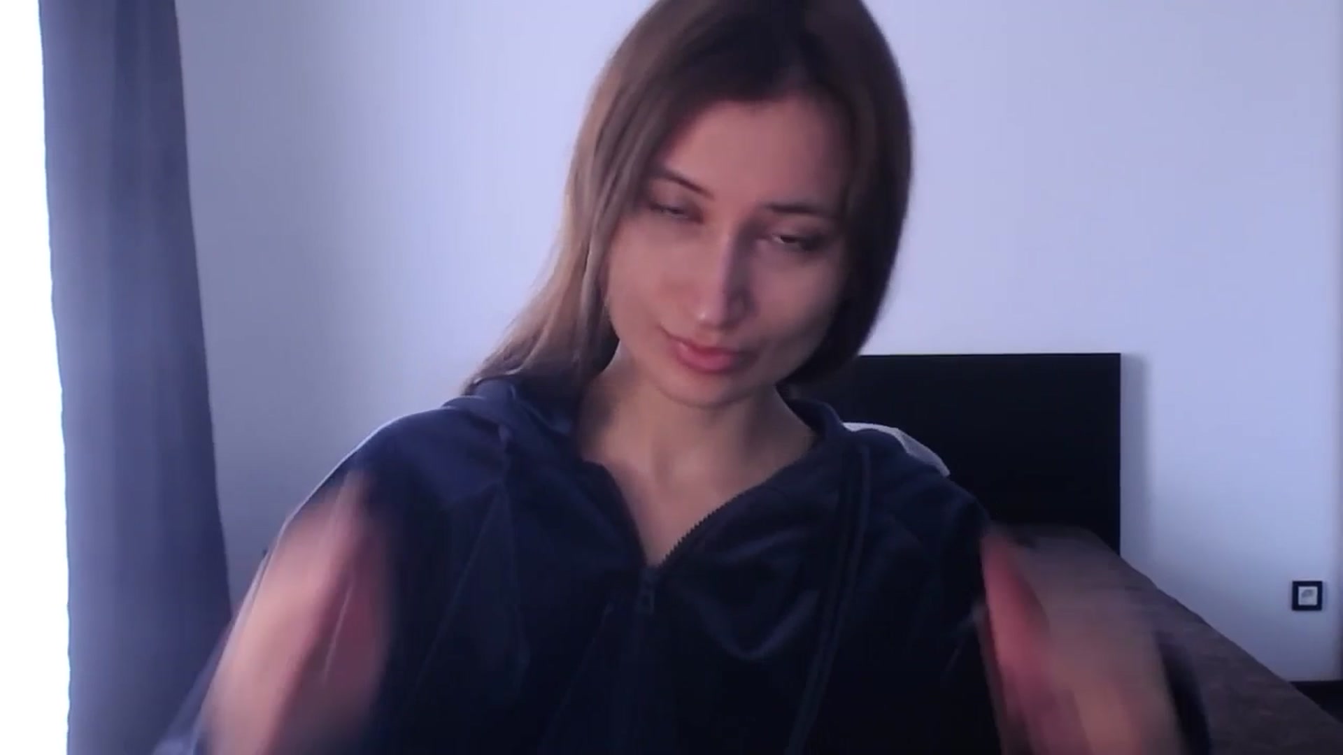 Gallery image thumbnail from Kendal_sweet's myfreecams stream on, 06/22/2025, 13:38 image 9 of 20